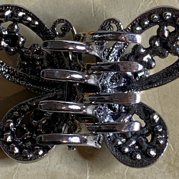 Large Double Winged Butterfly Rhinestone Hair Claw - Picture 9 of 13
